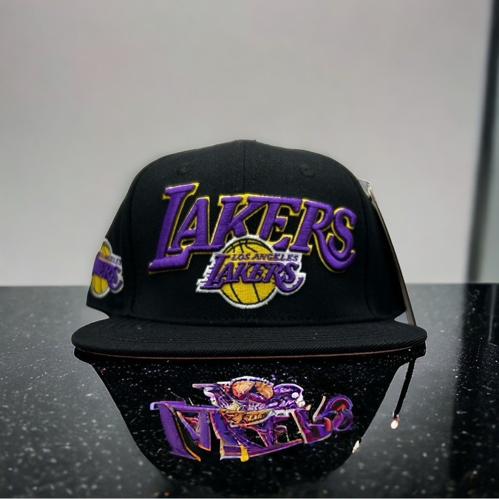 New Los Angeles Lakers PRO STANDARD Stacked Logo Black SnapBack Hat flat brim